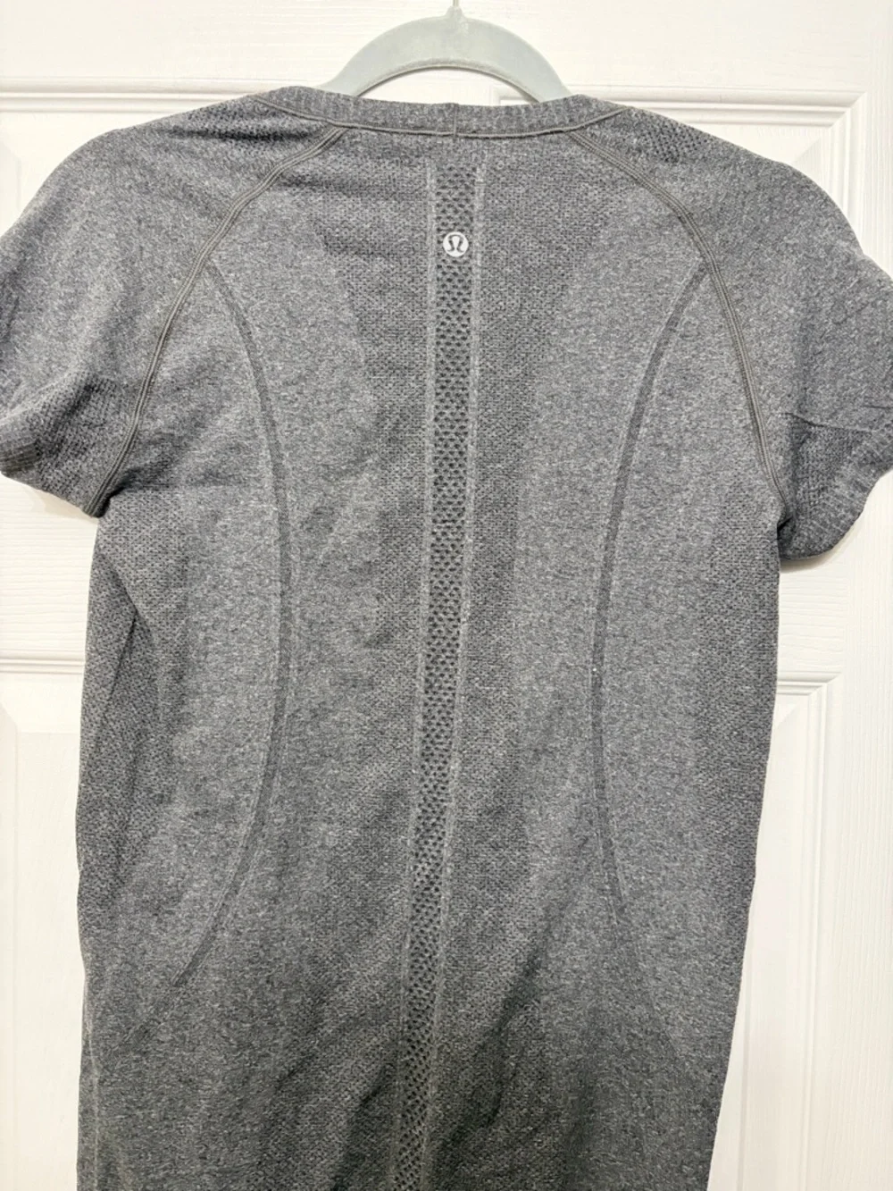 Lululemon Swiftly Tech Short Sleeve Top Tee 2.0 size 8